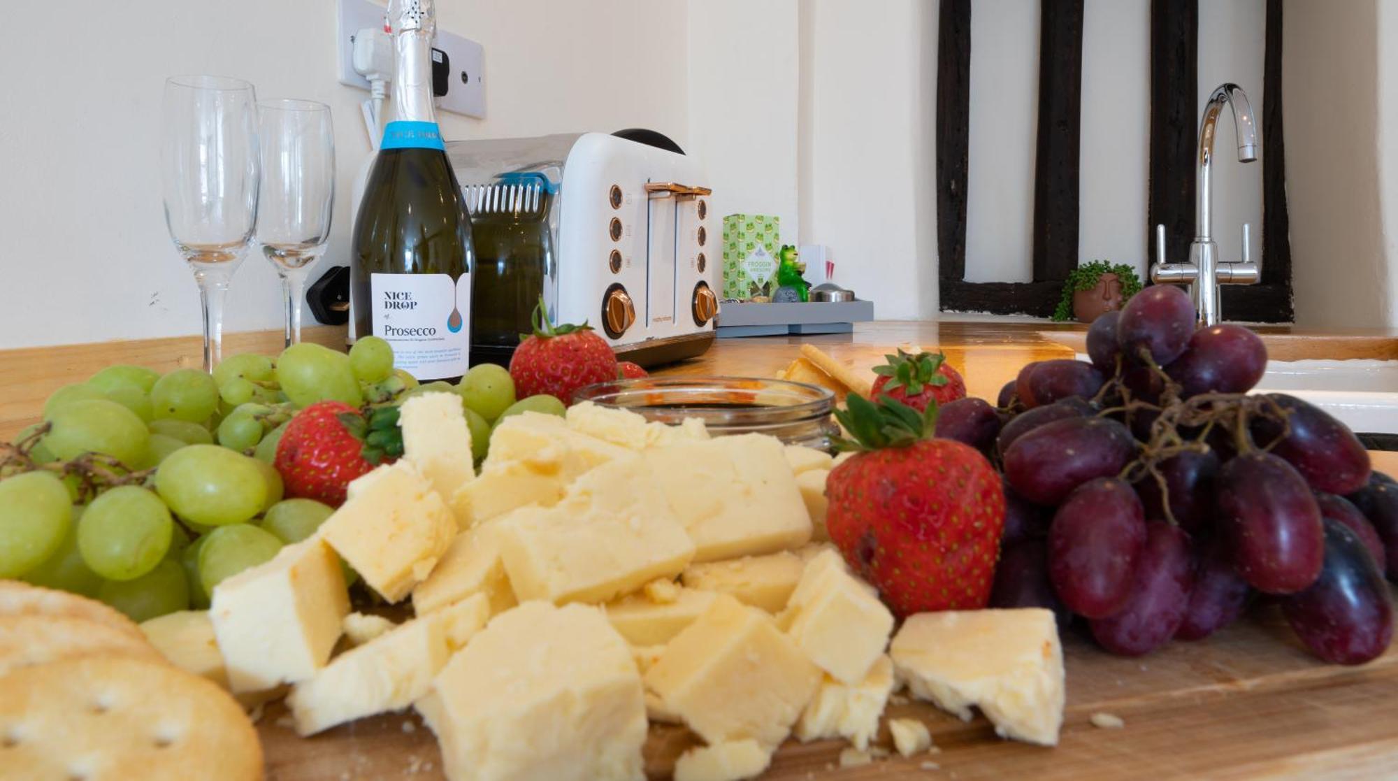 Wee Toad Hole Heart Of Kendal - Cottage Sleeps 4-6 - Dogs Welcome 외부 사진